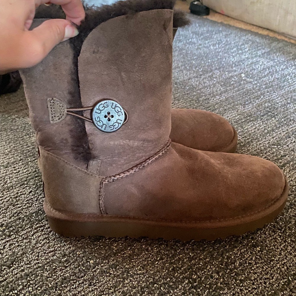 UGG  Bailey ll Dark Brown with side bottom